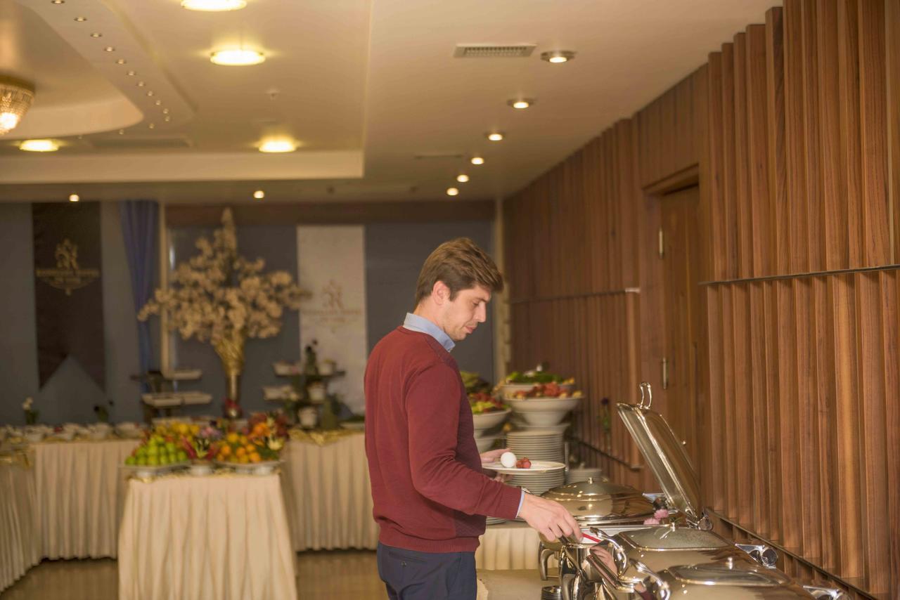 Ozgobek Ronesans Hotel De Luxe Uşak Exteriör bild
