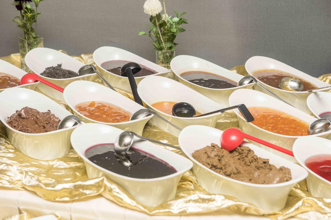Ozgobek Ronesans Hotel De Luxe Uşak Exteriör bild