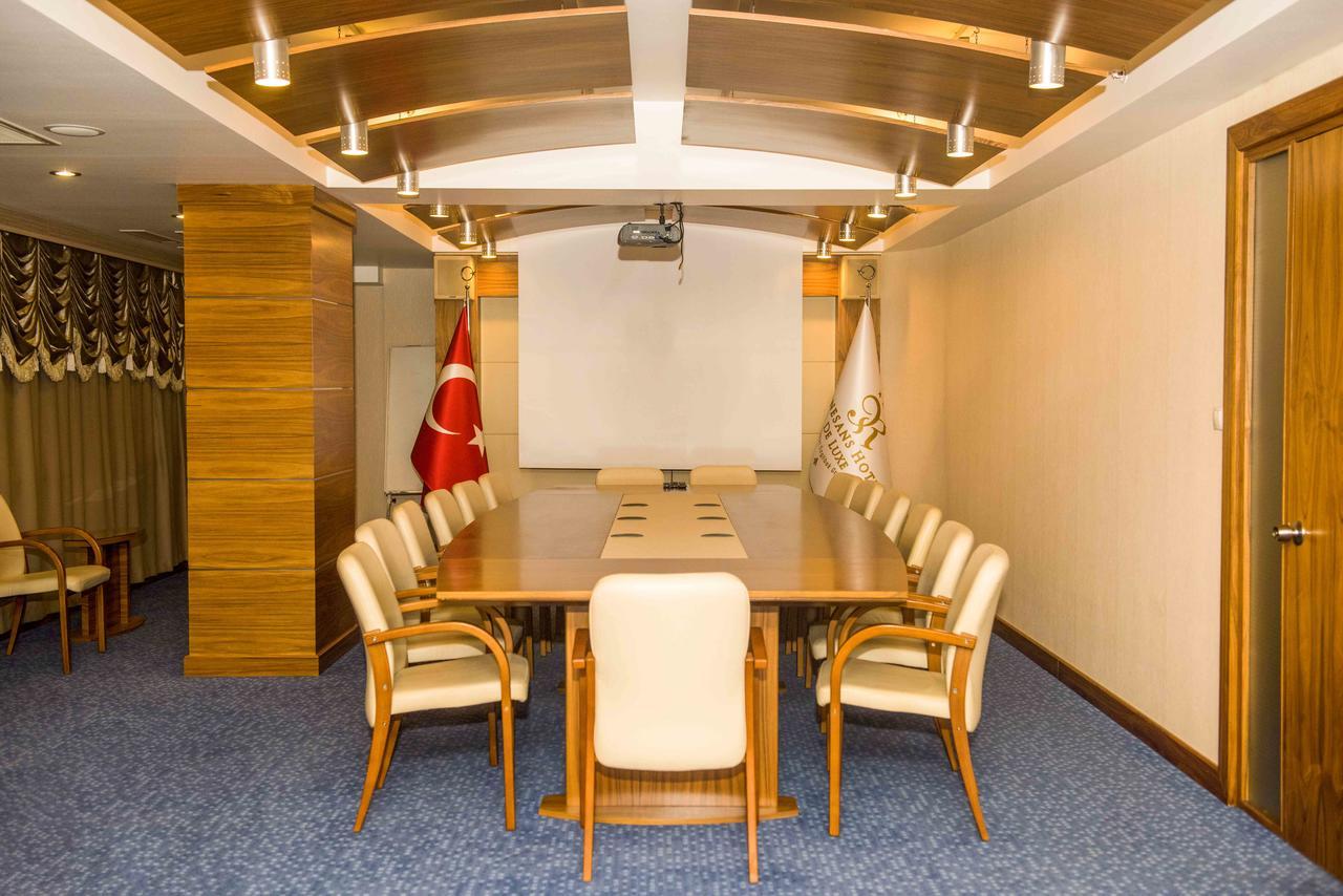 Ozgobek Ronesans Hotel De Luxe Uşak Exteriör bild