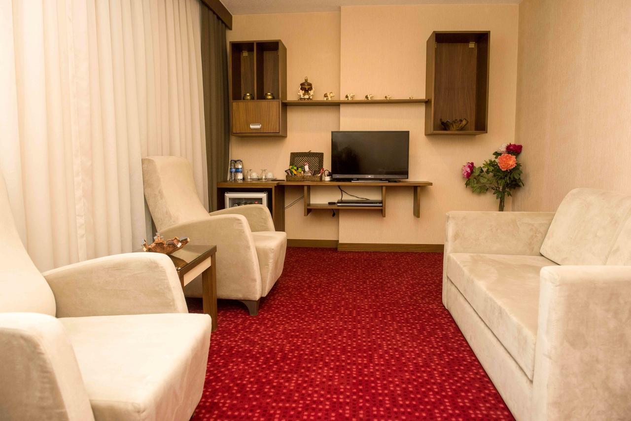 Ozgobek Ronesans Hotel De Luxe Uşak Exteriör bild