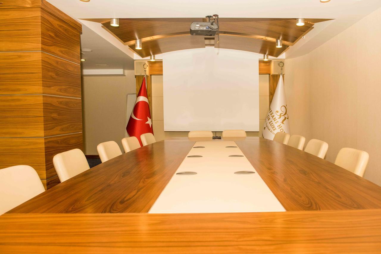 Ozgobek Ronesans Hotel De Luxe Uşak Exteriör bild