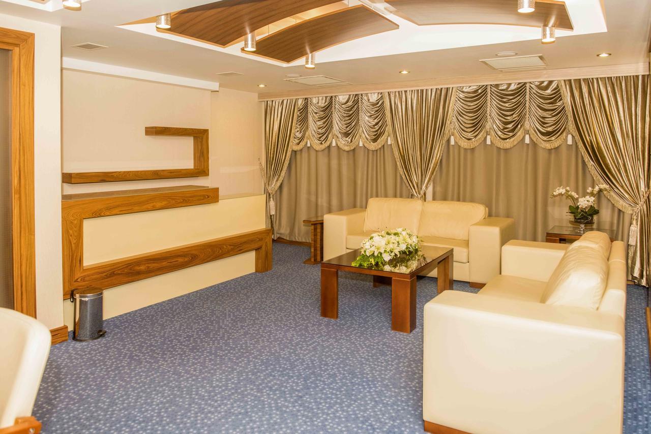 Ozgobek Ronesans Hotel De Luxe Uşak Exteriör bild