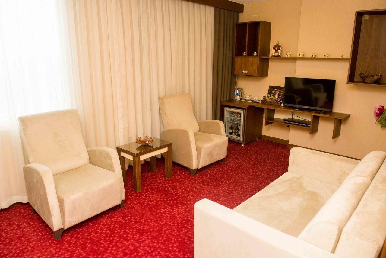 Ozgobek Ronesans Hotel De Luxe Uşak Exteriör bild